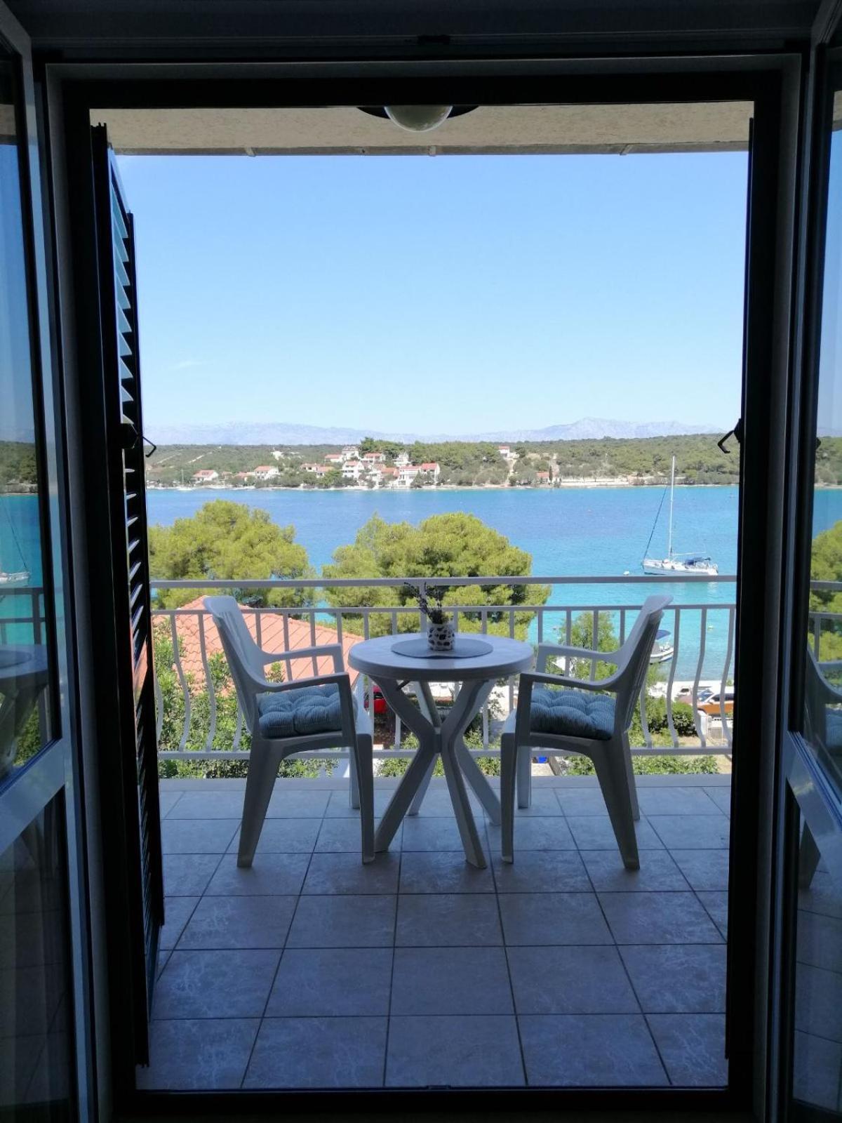 Ceratonia Apartments Lovište Zimmer foto